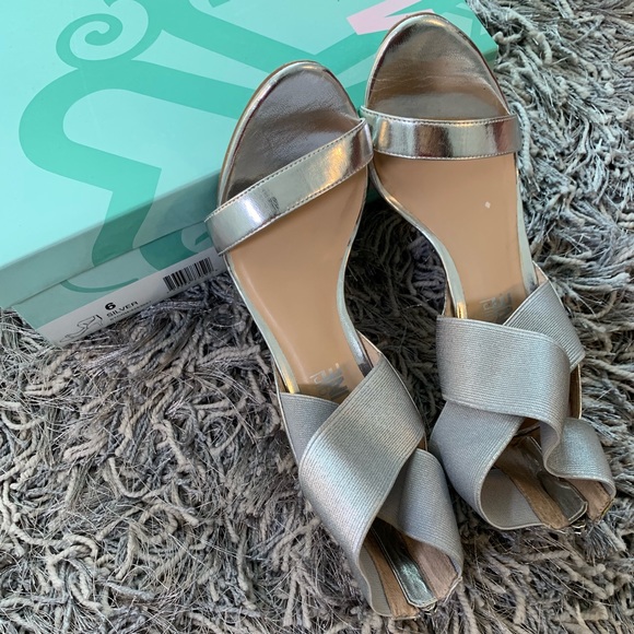 Madeline Girl Silver Storm Heels - Picture 8 of 8